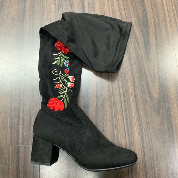 Black suede floral over knee bootie - Picture 3 of 7